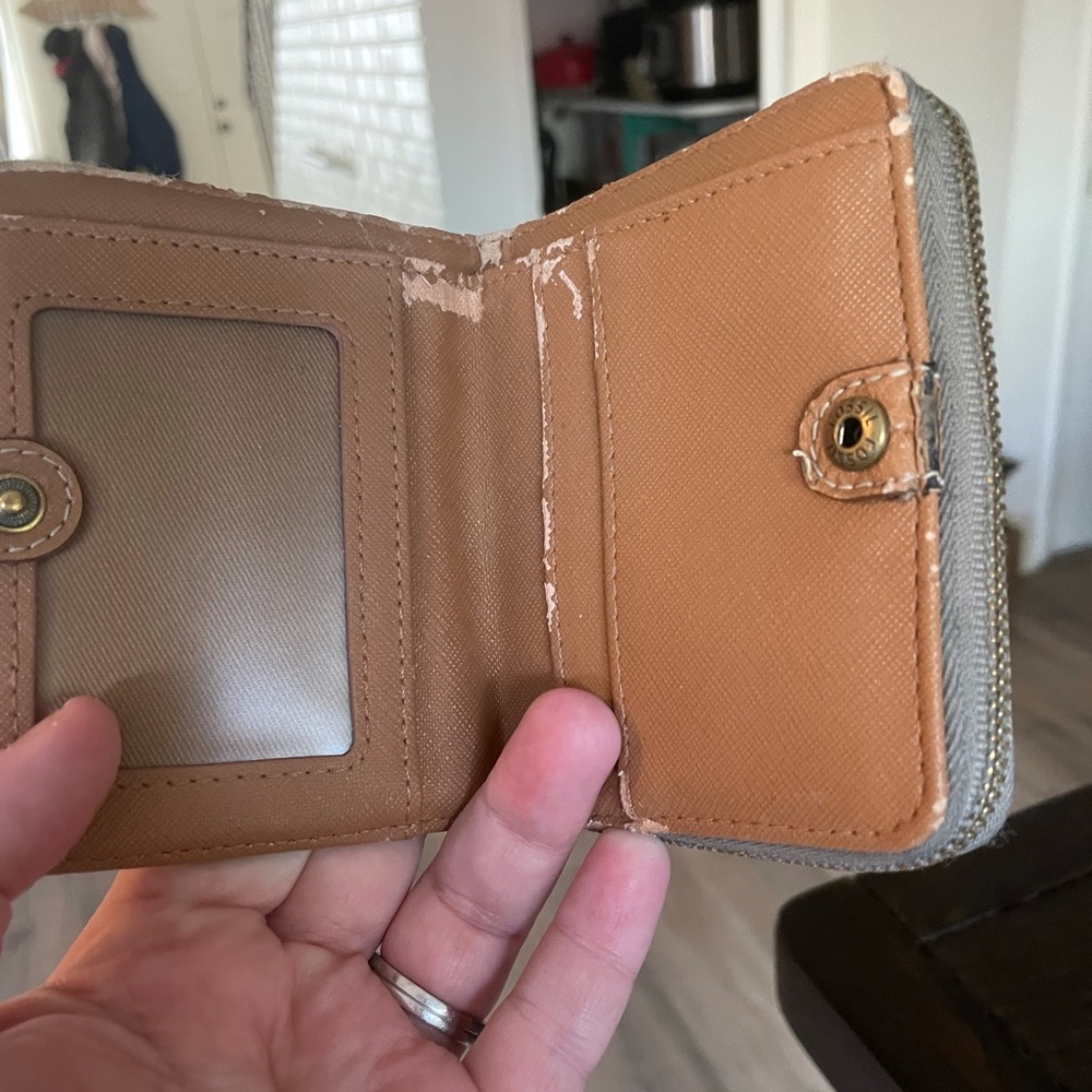 Fossil Bag And Matching Wallet - image 6